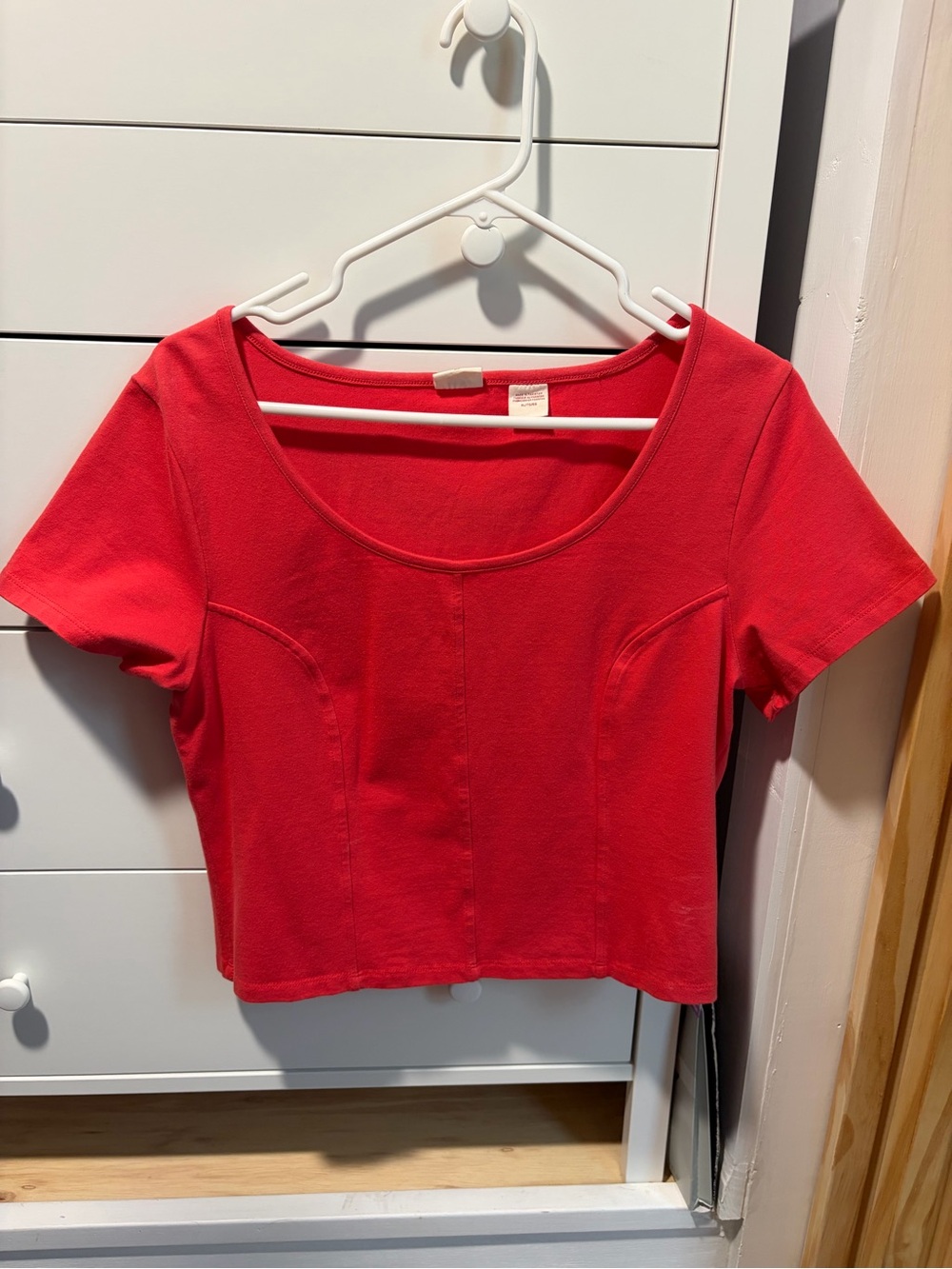 Women's Scoop Neck Short Sleeve Crop Top - Red